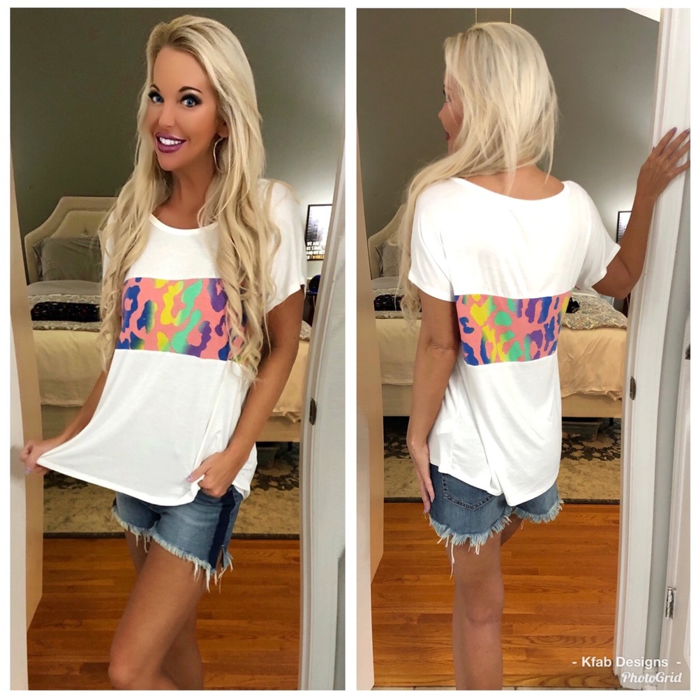 🛍LAST 1! SO Fun! ⚡️ Color Animal Print Top! - Picture 5 of 8